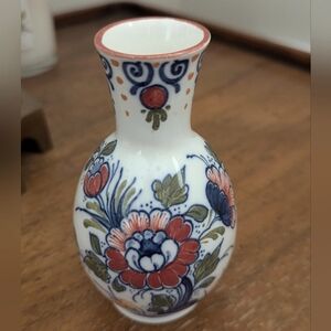 Small vintage Delfts bud vase